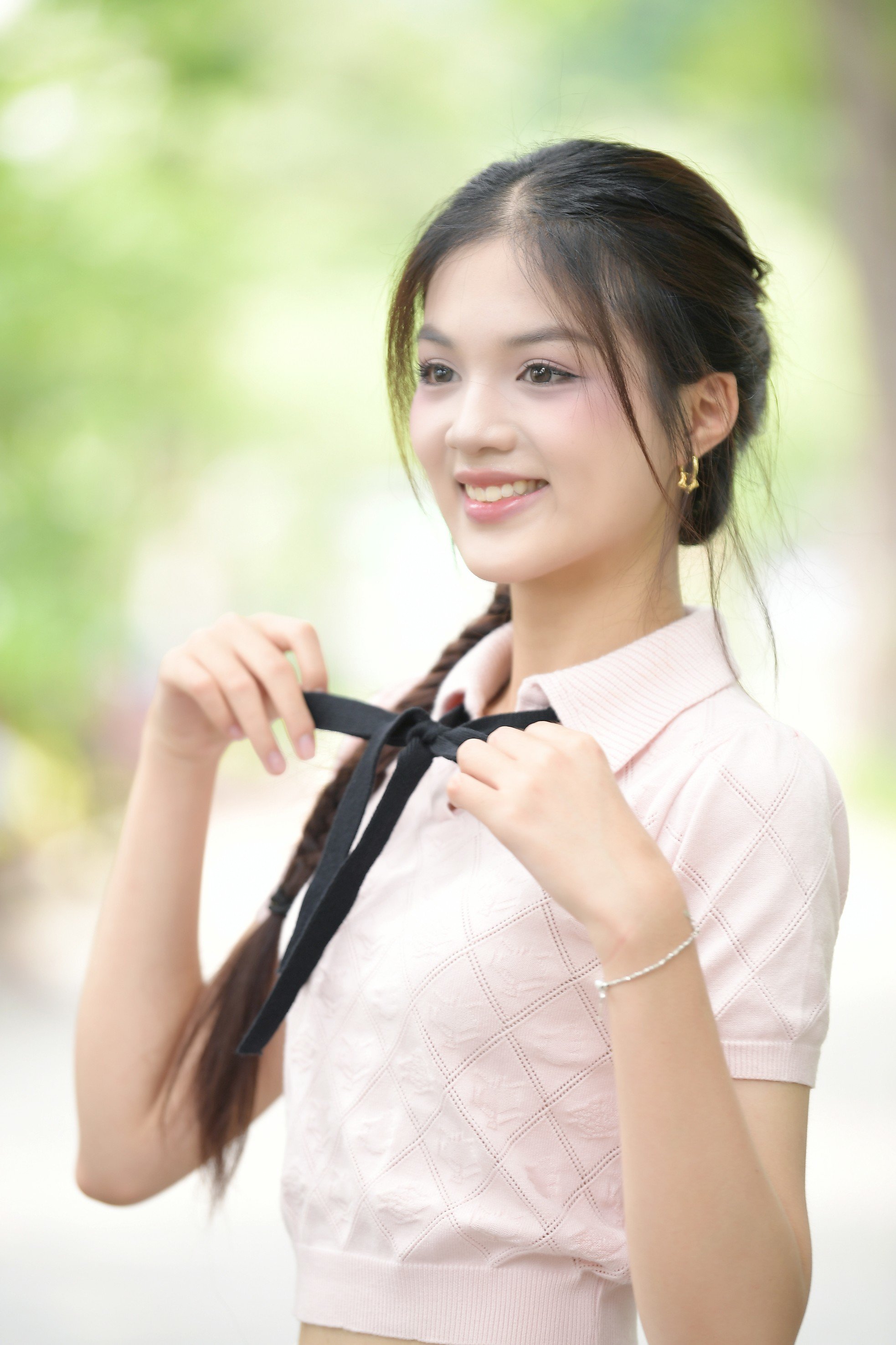 Minh Thu chia sẻ tình cảm, sự ủng hộ của gia đình và mọi người là nguồn động lực giúp cô tỏa sáng, ghi tên trong Top 25 Hoa hậu Việt Nam 2024. Minh Thu nói cô từng băn khoăn về việc có tham gia cuộc thi hay không.