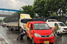 Tai nạn liên hoàn trước chợ đầu mối Thủ Đức, 2 người tử vong