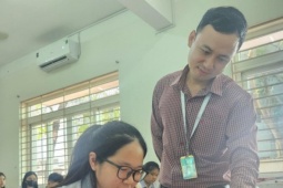 Trường học tổ chức thi thử tốt nghiệp THPT: Khó cũng phải làm