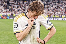 Modric chính thức chia tay Real Madrid sau 13 năm