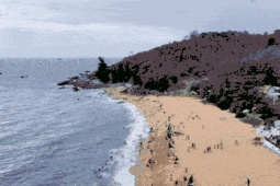 Bãi biển trong xanh đẹp như ở Nha Trang, cách Hà Nội 3,5 tiếng lái xe