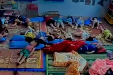 Cô giáo bị đình chỉ vì đánh trẻ trong giờ ngủ trưa tại lớp