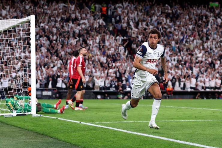 Bước ngoặt xảy ra ở phút 42, thời điểm Brennan Johnson ghi bàn khai thông thế bế tắc cho Tottenham