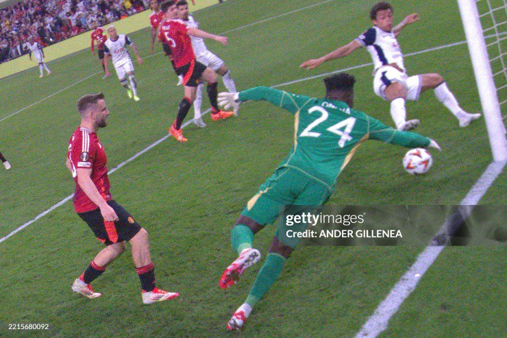 Kịch tính chung kết Europa League: Fernandes chuyền hỏng, Tottenham chớp thời cơ xé lưới MU - 2