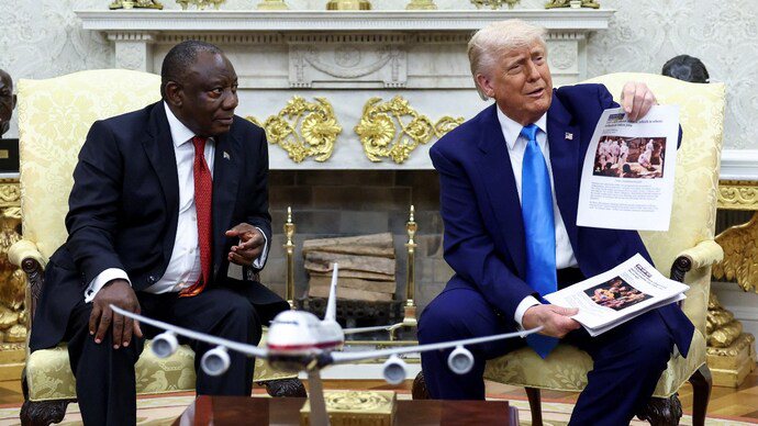 Tổng thống Nam Phi Cyril Ramaphosa đã phải cố gắng phân trần khi bị ông Trump “phục kích” ở Nhà Trắng. Ảnh: Reuters.
