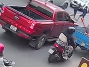 An ninh - Xã hội - Công an truy xét nhóm thanh niên dựng xe đánh nhau giữa đường ở Hóc Môn