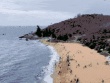 Bãi biển trong xanh đẹp như ở Nha Trang, cách Hà Nội 3,5 tiếng lái xe