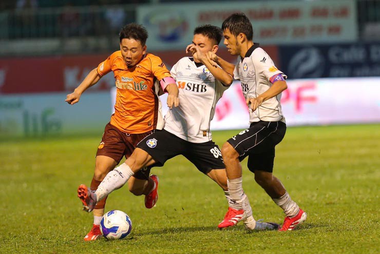 Video bóng đá HAGL - Đà Nẵng: 4 bàn mãn nhãn, Minh Vương rực sáng (V-League)
