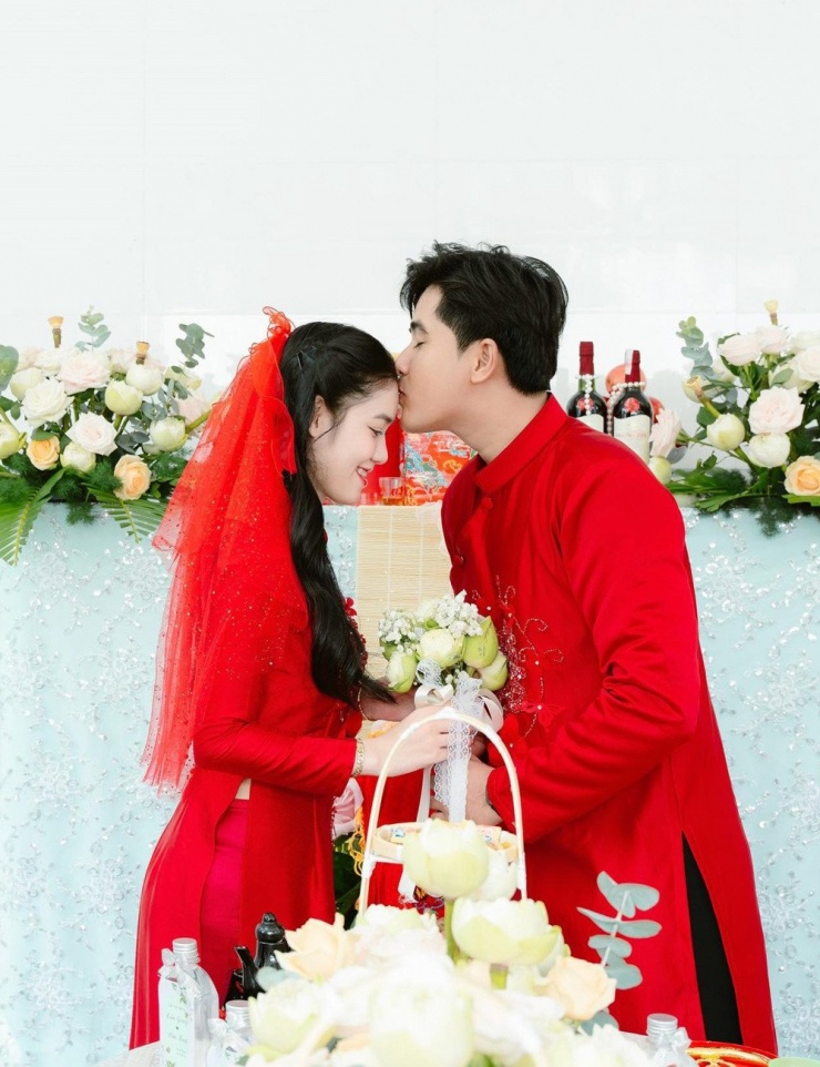 Cặp đôi về chung một nhà sau 3 năm yêu&nbsp;