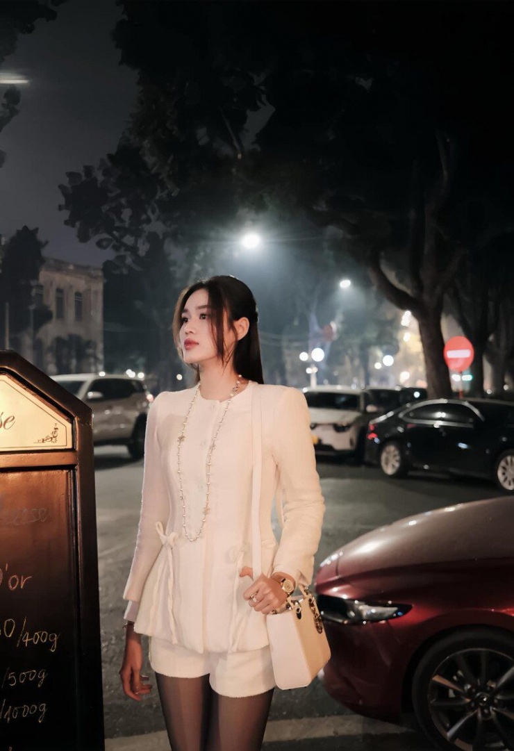 Nàng hậu Thanh Hoá từng "gây sốt" với ảnh làm nông, giờ giàu có sang chảnh, ăn mặc dát loạt đồ hiệu hàng hiếm - 6