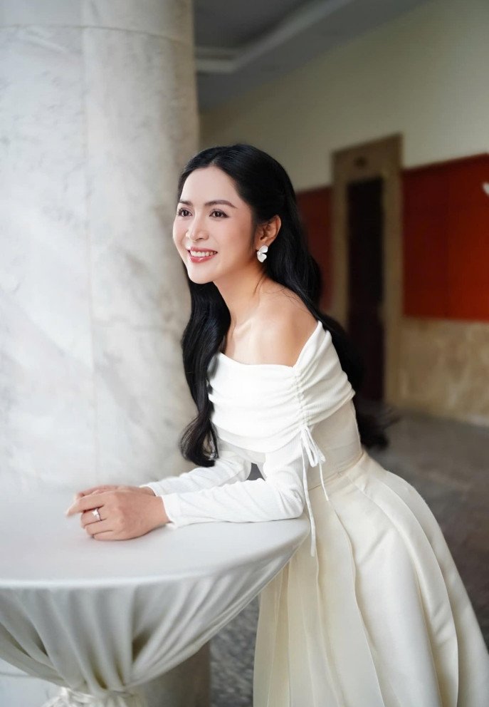 Duyên Quỳnh nỗ lực làm nghề, mong chăm lo tốt cho gia đình.&nbsp;