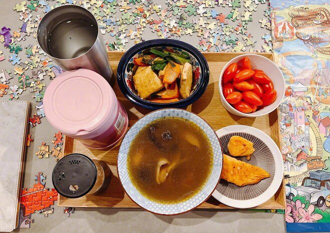 Sao nữ "Bộ Bộ Kinh Tâm" gây sốt với ngoại hình trẻ trung ở tuổi U50, hóa ra bí quyết đơn giản hơn nhiều người nghĩ - 6