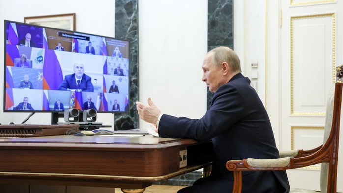 Tổng thống Vladimir Putin chủ trì họp trực tuyến với các thành viên chính phủ Nga ngày 22-5. Ảnh: Sputnik