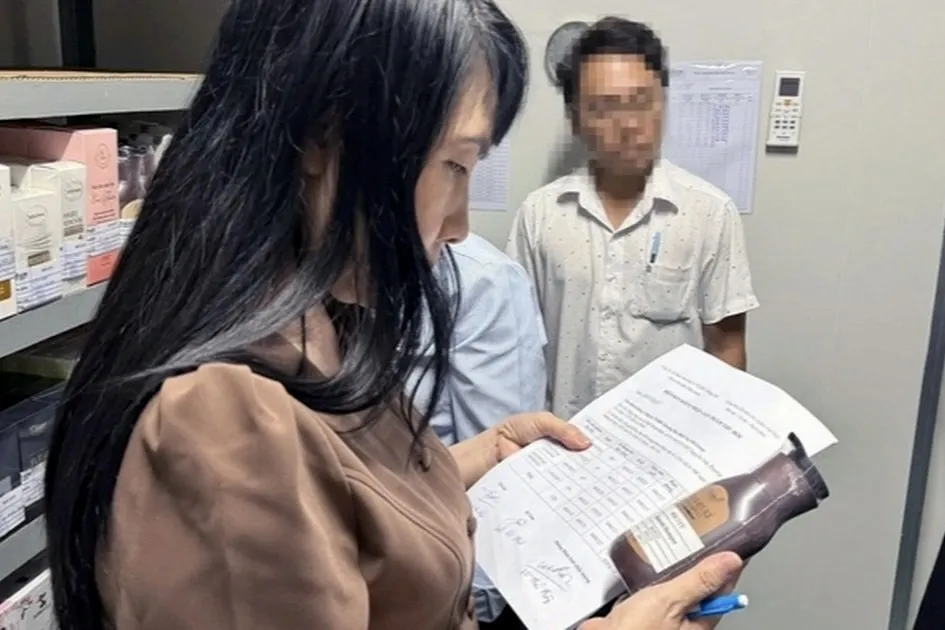 Đoàn của Sở Y tế Đồng Nai kiểm tra đột xuất Công ty cổ phần Nhà máy y tế EBC Đồng Nai. Ảnh: AX.