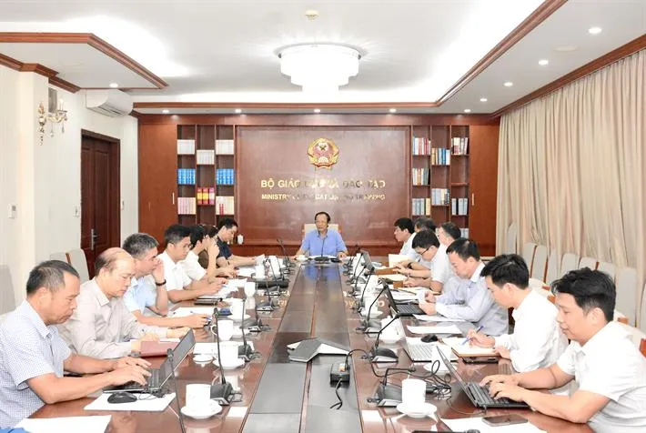 Thứ trưởng Thường trực Bộ GD&ĐT Phạm Ngọc Thưởng, Trưởng Ban chỉ đạo kỳ thi tốt nghiệp THPT 2025, làm việc với các đơn vị thuộc Bộ GD&ĐT về công tác chuẩn bị cho kỳ thi. Ảnh: VGP/TUỆ LÂM