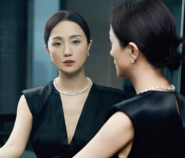 Một đạo diễn vốn là bạn thân của Chu Viên Viên kể, lần cuối cùng hai người nói chuyện qua điện thoại là nữ diễn viên ho rất nhiều. (Ảnh 163).