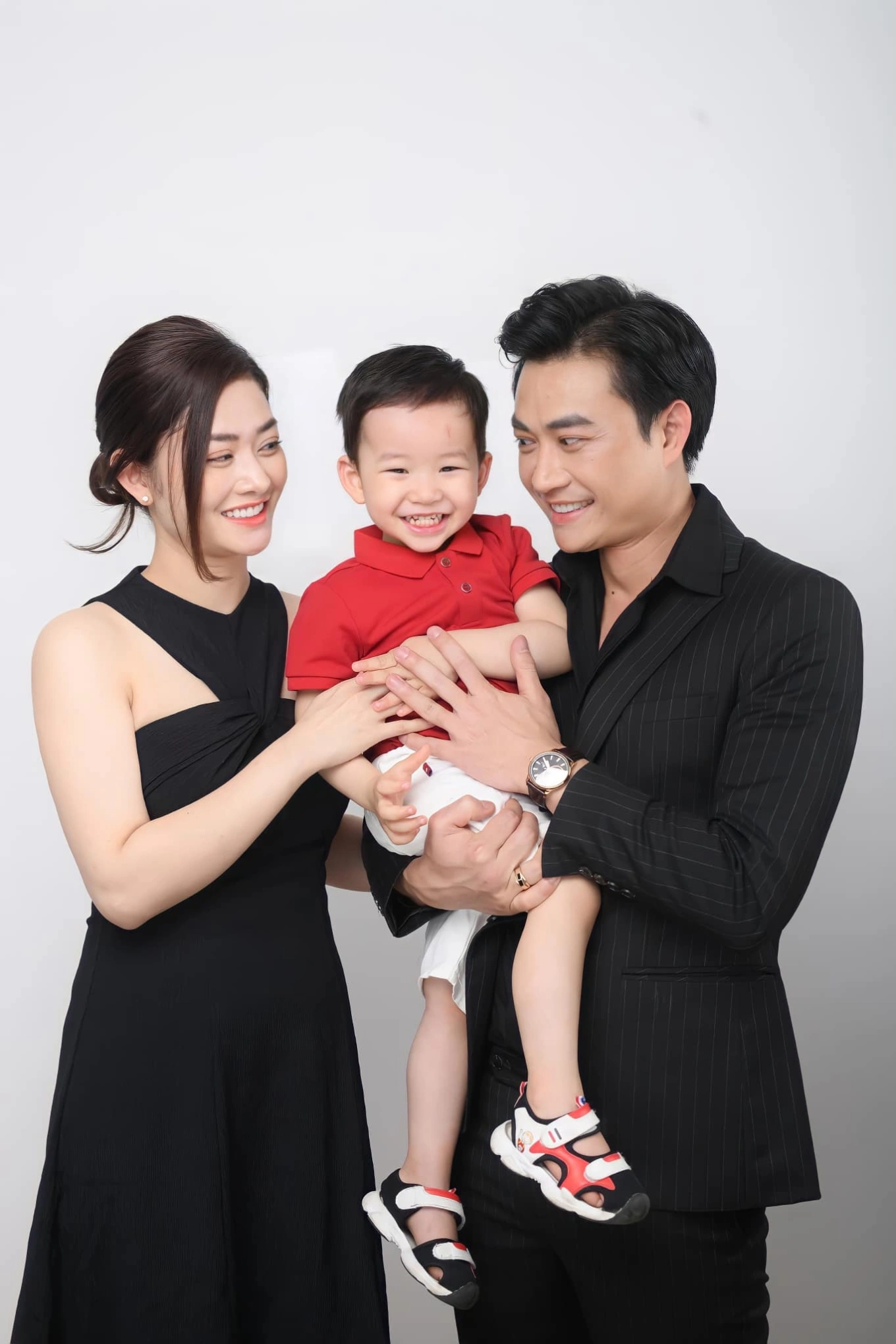 Bé Kitty "Bố Ơi Mình Đi Đâu Thế" phổng phao khó nhận ra sau 7 năm, bố giờ làm nam thần VTV nức tiếng - 7