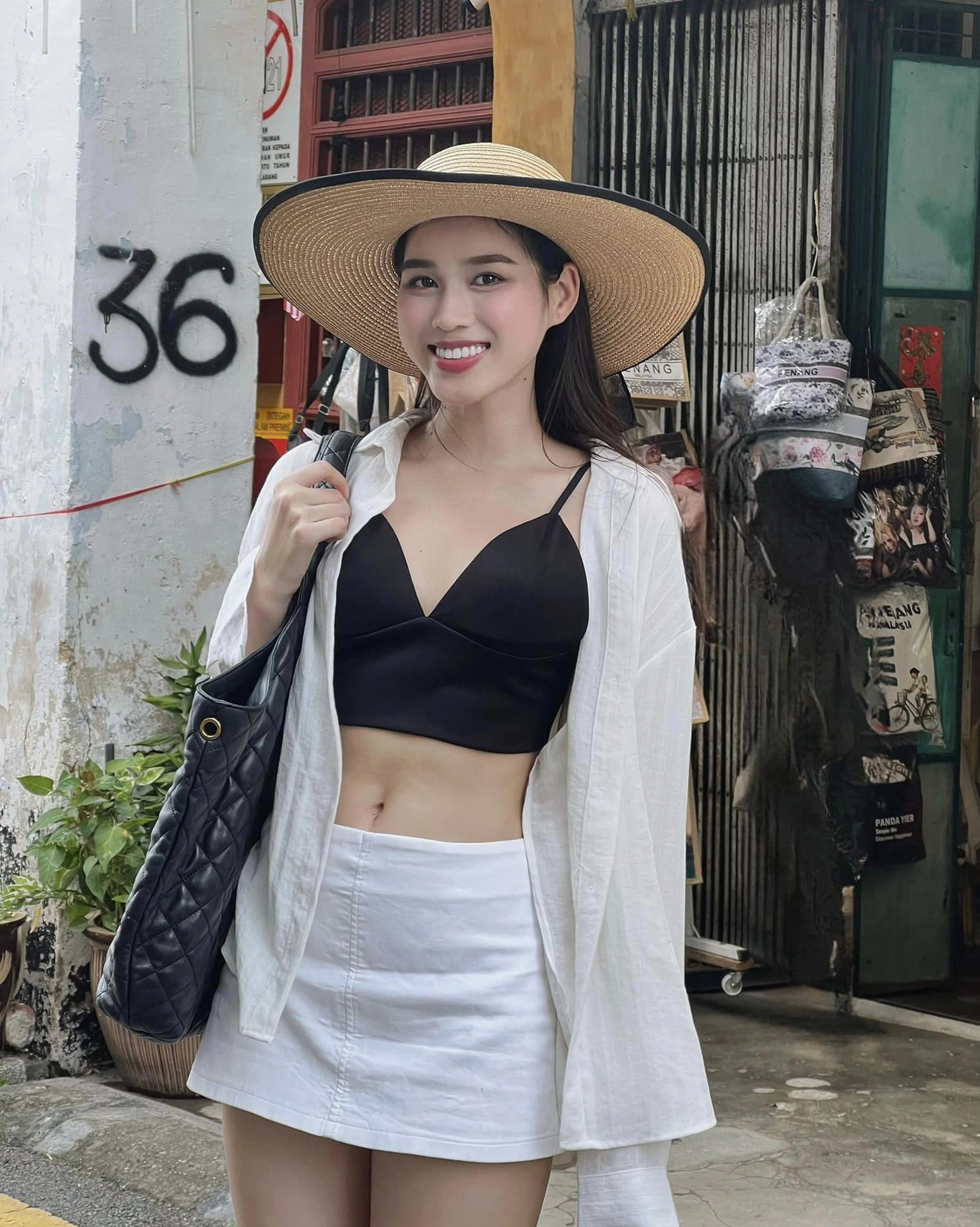 Nàng hậu Thanh Hoá từng "gây sốt" với ảnh làm nông, giờ giàu có sang chảnh, ăn mặc dát loạt đồ hiệu hàng hiếm - 8