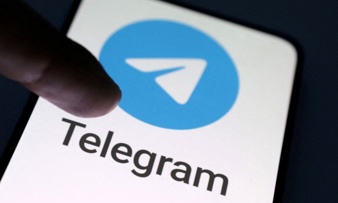 Logo ứng dụng Telegram hiển thị trên màn hình điện thoại di động. Ảnh: Reuters