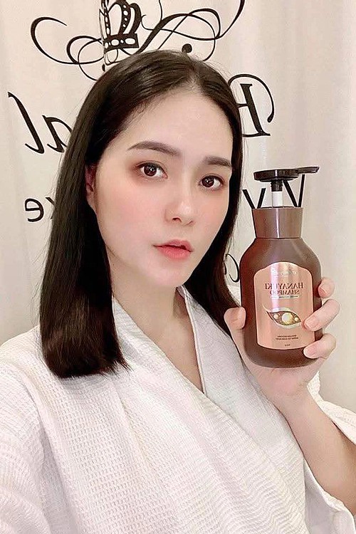 Đoàn Di Băng từng quảng cáo sản phẩm dầu gội Hanayuki Shampoo trên trang cá nhân. Ảnh chụp màn hình
