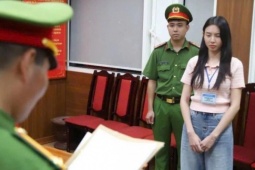 Hoa hậu Thùy Tiên bị tước danh hiệu Gương mặt trẻ Việt Nam tiêu biểu