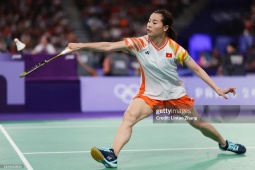 Thùy Linh so tài số 1 cầu lông Trung Quốc: 37 phút 