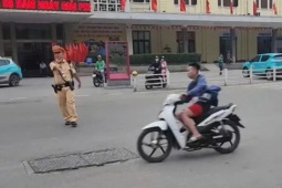 Khởi tố thanh niên bám theo đoàn xe ưu tiên, tông 1 công an bị thương