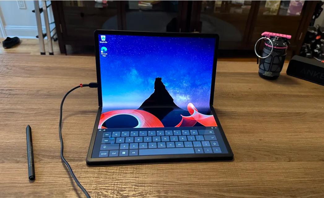 Lenovo ThinkPad X1 Fold 16.