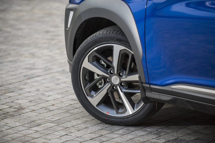 Hyundai Kona có phải dòng SUV đô thị cỡ nhỏ đáng mua không? - 8