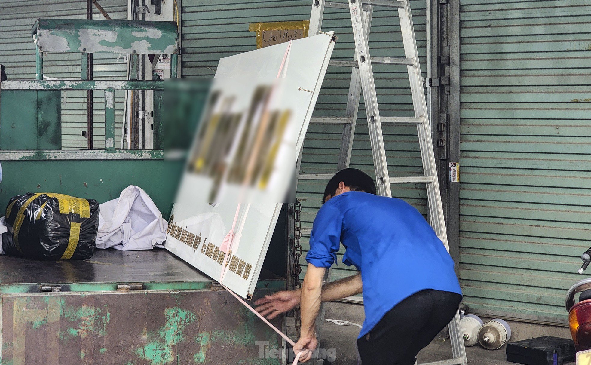 Cảnh khó tin tại thủ phủ thời trang lớn nhất miền Bắc - 5