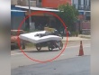 Clip: Hết hồn xe máy phiên bản giường nằm có 1-0-2