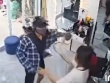 VIDEO: Người đàn ông túm tóc, tát liên tiếp vào mặt người phụ nữ