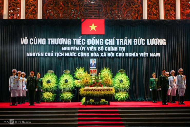 Lễ viếng nguyên Chủ tịch nước Trần Đức Lương bắt đầu lúc 7h tại Nhà tang lễ quốc gia số 5 Trần Thánh Tông, Hà Nội.