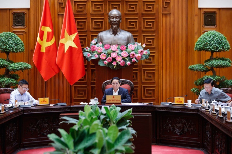 Thủ tướng Phạm Minh Chính chủ trì cuộc họp của Thường trực Chính phủ nghe báo cáo, đánh giá tình hình và cho ý kiến về các định hướng, giải pháp, công việc tiếp theo sau vòng đàm phán lần thứ 2 Hiệp định song phương về thương mại đối ứng giữa Việt Nam và Hoa Kỳ. Ảnh: VGP