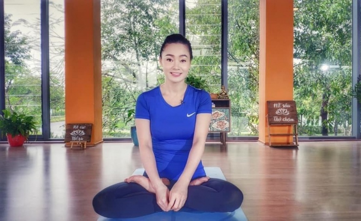 Quách Thu Phương trở thành huấn luyện viên dạy yoga sau khi rời màn ảnh. Ảnh: FBNV.