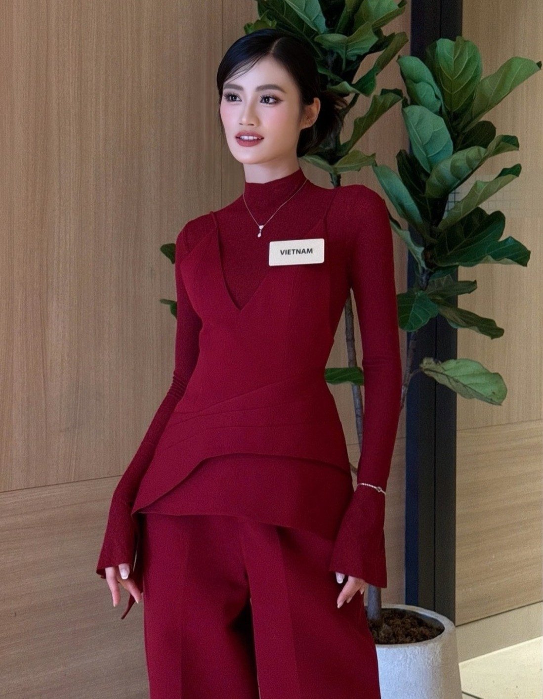 Hoa hậu Ý Nhi khóc nức nở ở Miss World 2025 - 1