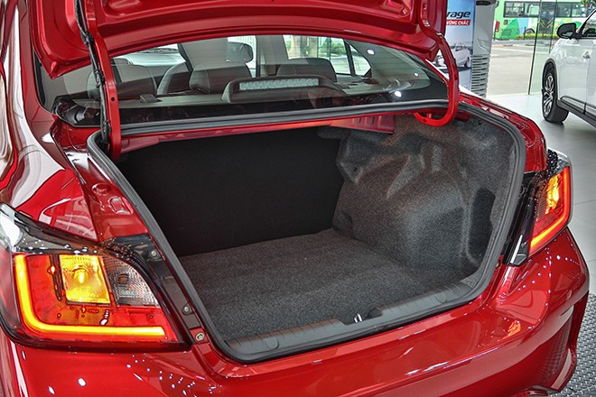 Giá xe Mitsubishi Attrage tháng 5/2025, hỗ trợ 100% phí trước bạ - 12