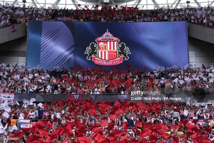 Sunderland đã chính thức giành vé trở lại Ngoại hạng Anh sau 9 năm chờ đợi