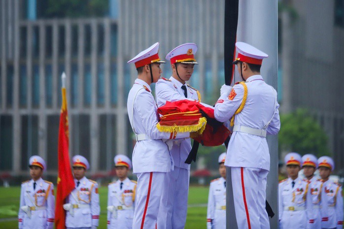 Lá cờ được treo lên