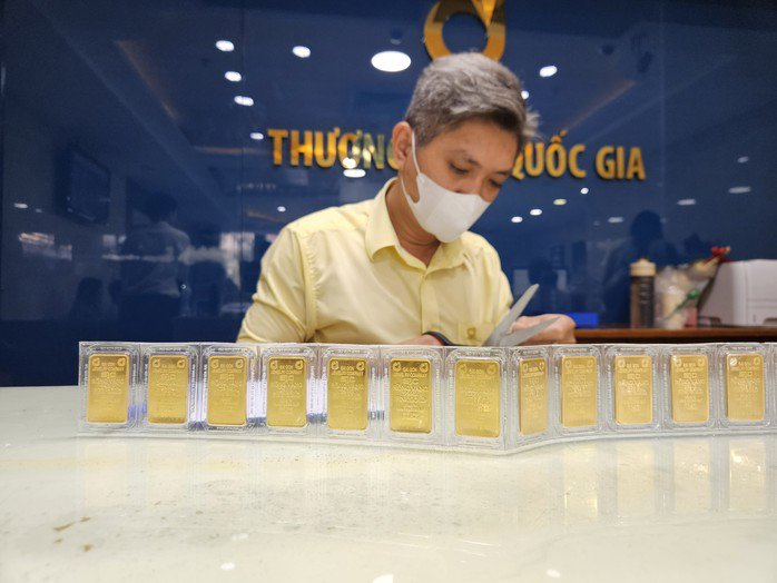 Giá vàng miếng SJC tăng trở lại lên 121 triệu đồng/lượng