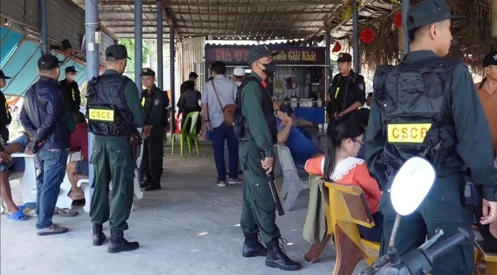 Công an Bình Thuận triệt phá một đường dây cá độ bóng đá qua mạng tại Tuy Phong hồi tháng 7-2024.