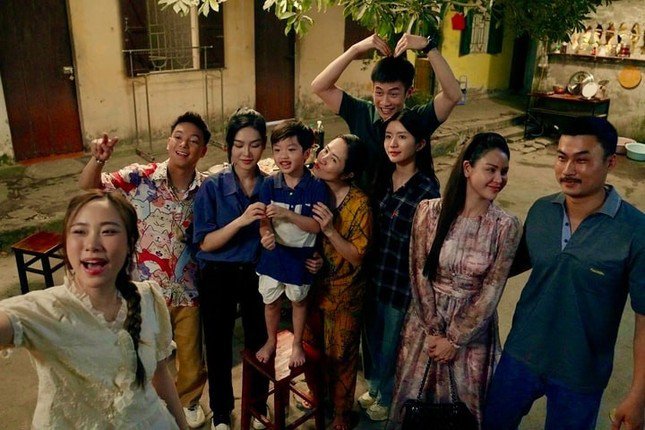 Dịu Dàng Màu Nắng xoay quanh một xóm trọ nghèo. Dịu Dàng Màu Nắng xoay quanh một xóm trọ nghèo.