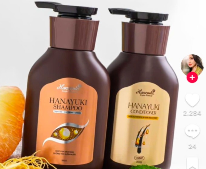 Cặp dầu gội, dầu xả Hanayuki được Đoàn Di Băng quảng cáo. Ảnh: Chụp màn hình
