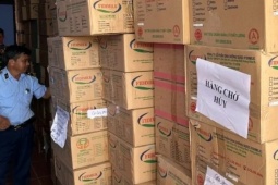 Phát hiện gần 25 tấn sữa bột không rõ nguồn gốc ở Long An
