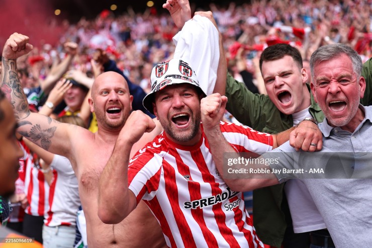 Sunderland trở lại Ngoại hạng Anh sau 9 mùa: Chờ màn trình diễn của em trai Bellingham - 9