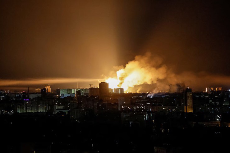 Thủ đô Kiev là mục tiêu chính của Nga trong cuộc tập kích đêm ngày 23 và rạng sáng 24/5. Ảnh: Reuters.