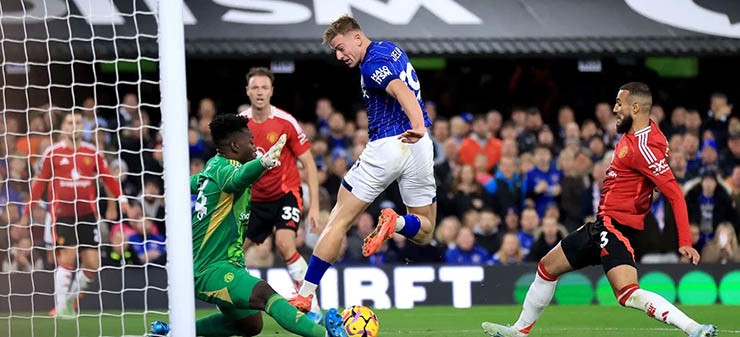 Delap từng tỏa sáng trước MU