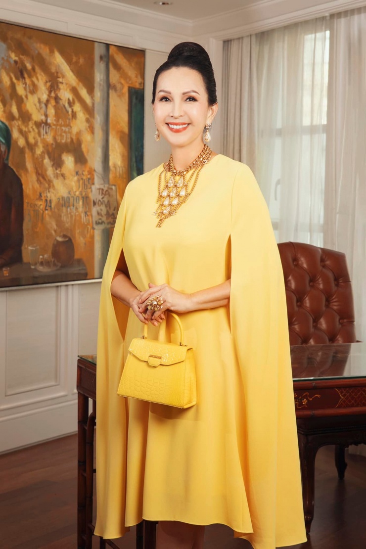 "Nữ hoàng ảnh lịch" Diễm My: Sở hữu biệt thự sang trọng 3.000m2 cùng du thuyền đắt đỏ, U70 nhan sắc vẫn rạng ngời - 10