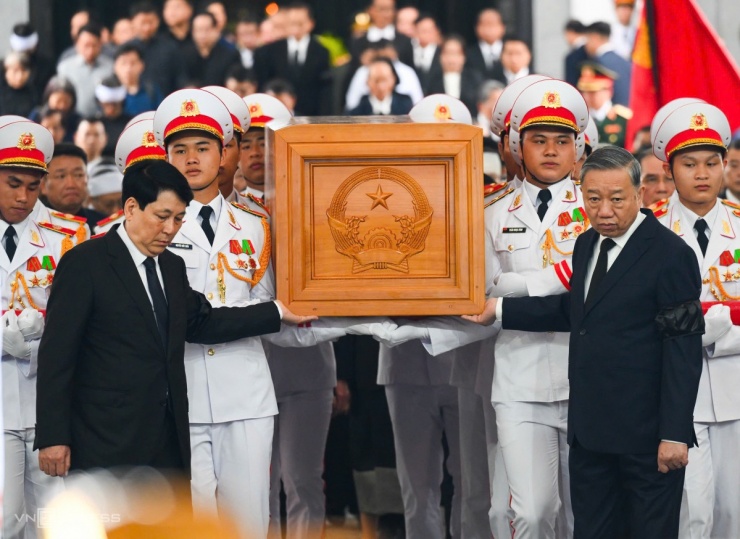 Nguyên Chủ tịch nước Trần Đức Lương trở về quê nhà - 2