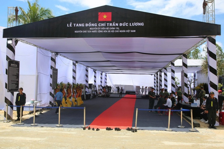 Khu vực an táng nguyên Chủ tịch nước Trần Đức Lương tại chân núi Dông Bồ (thôn Diên Trường, xã Phổ Khánh, tỉnh Quảng Ngãi).